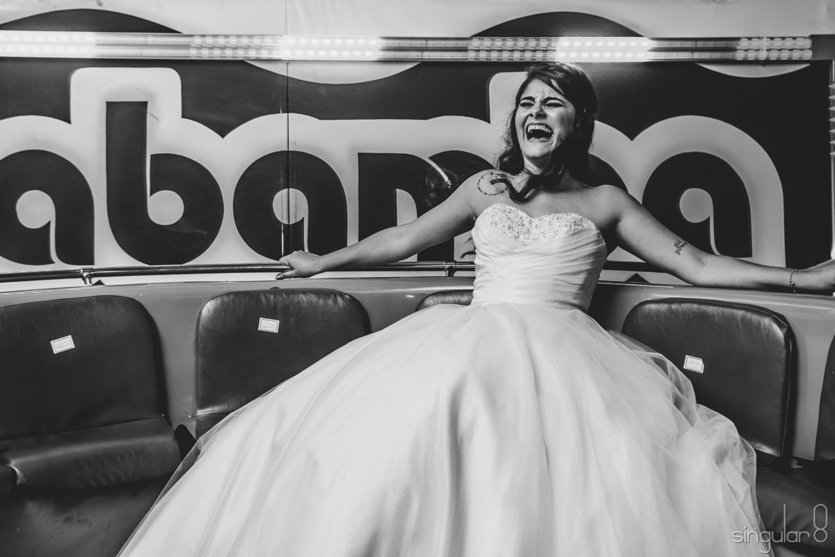 Noiva em brinquedo no buffet planeta kids