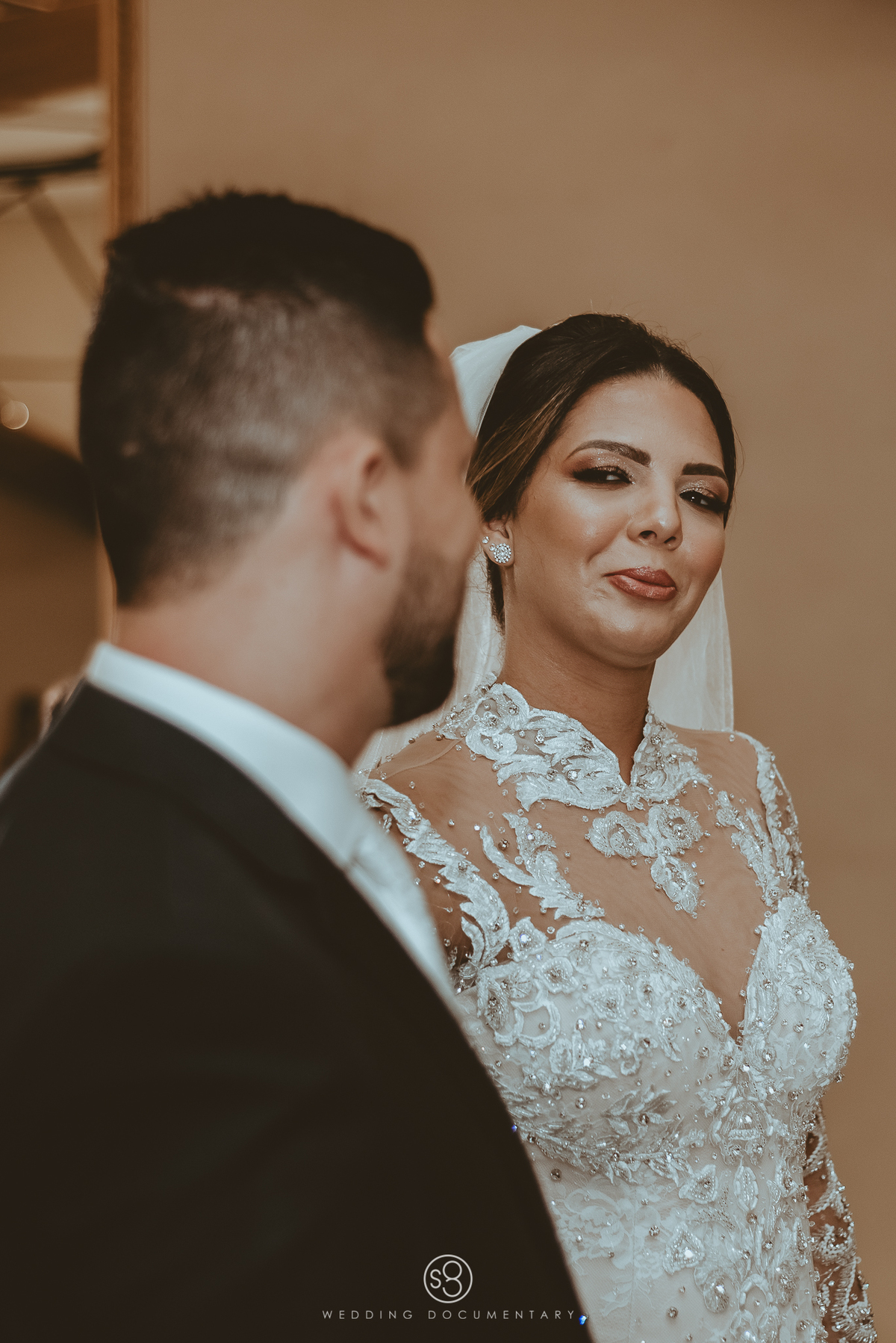 Fotografia do olhar da noiva em cerimônia de casamento em Alphaville