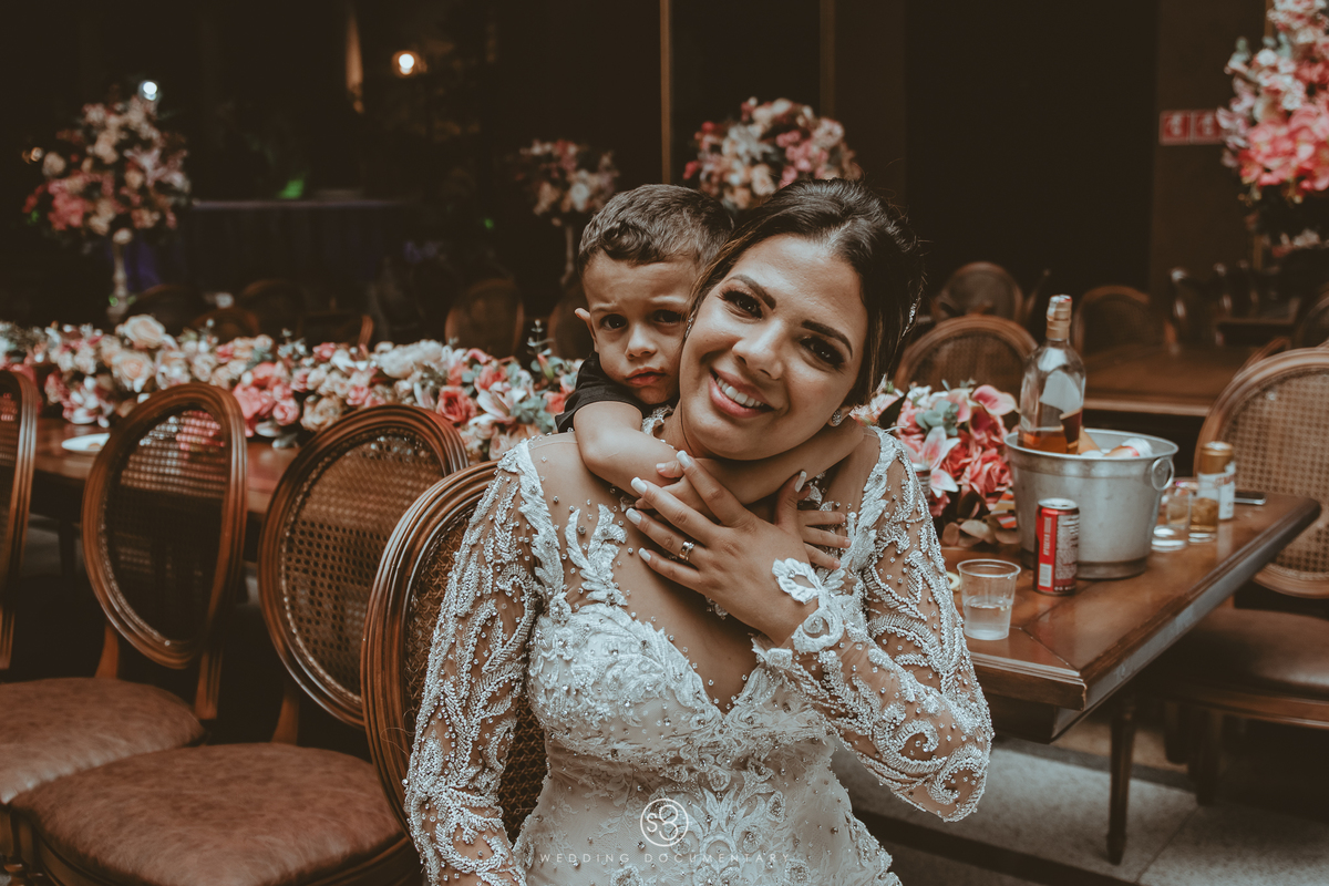 Fotografia de casamento do filho da noiva em Mansão Arabesque Buffet Evento Perfeito