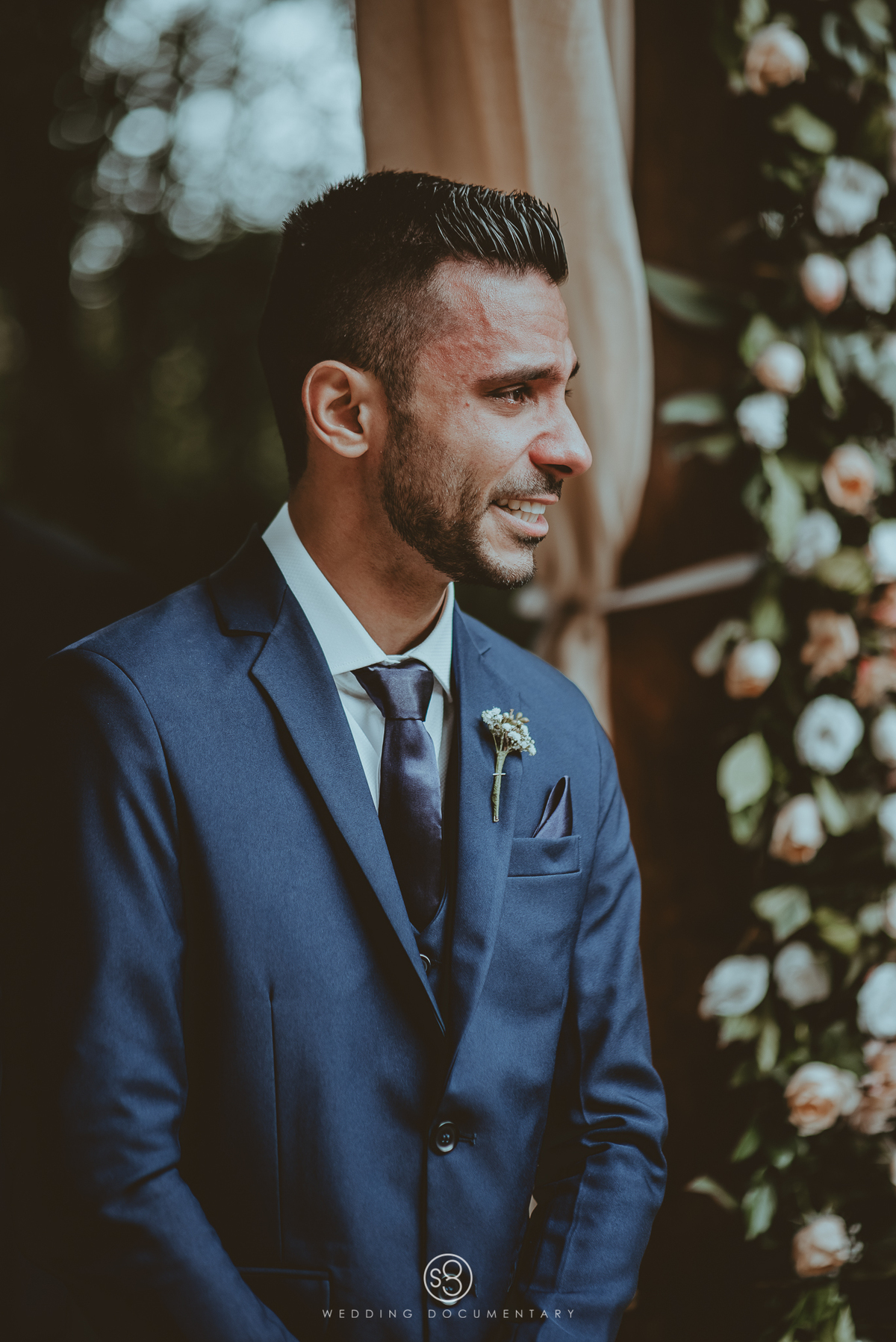 Fotografia de casamento em Mairiporã  mostrando a reação do noivo