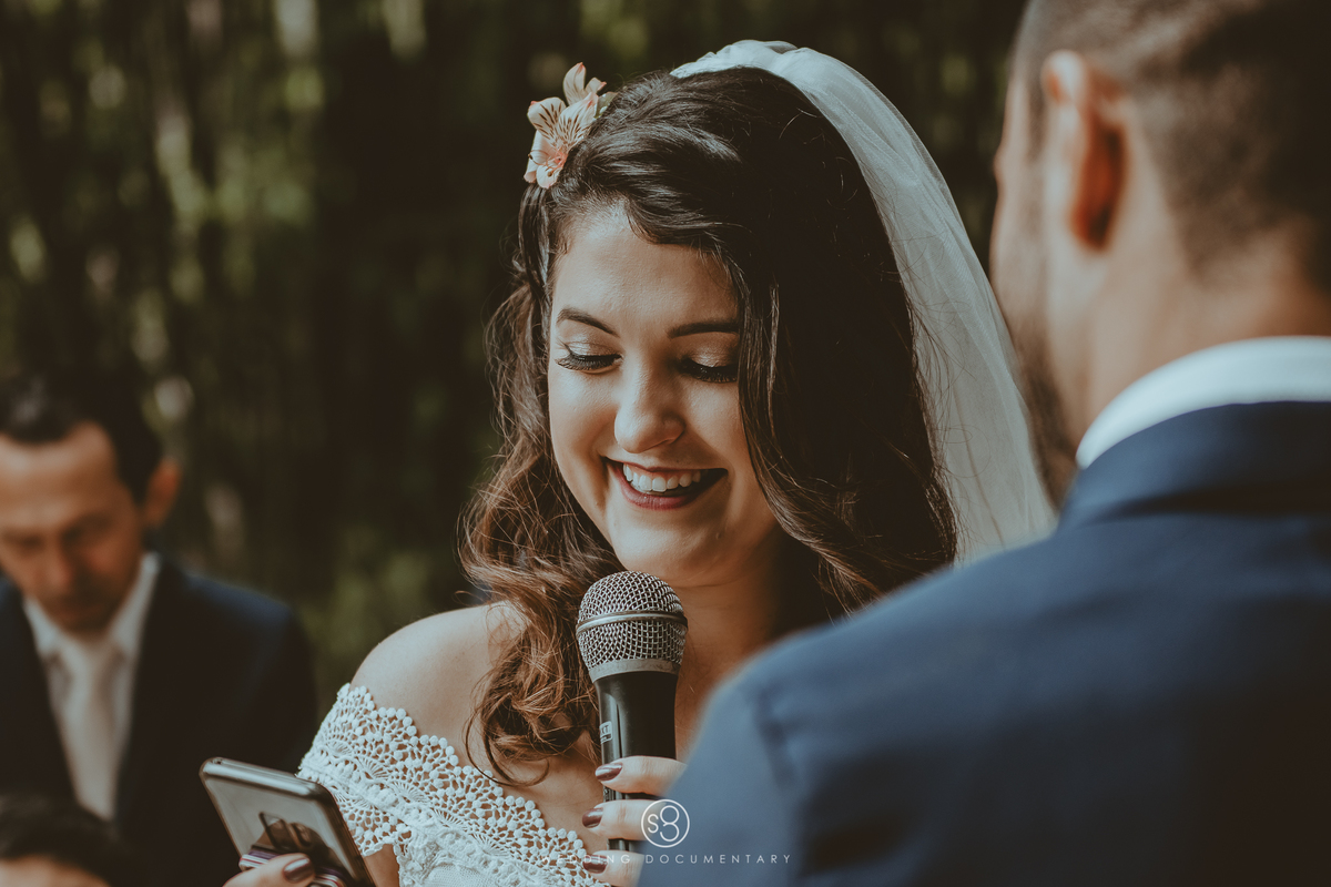 Fotografia dos votos de casamento em cerimônia no Sítio Della Torre