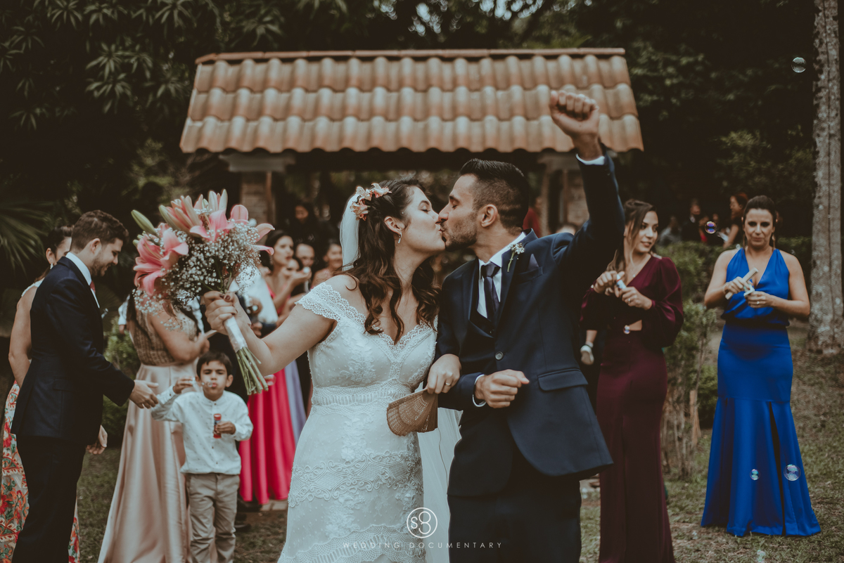 Fotografia de casamento de dia espontânea em Mairiporã