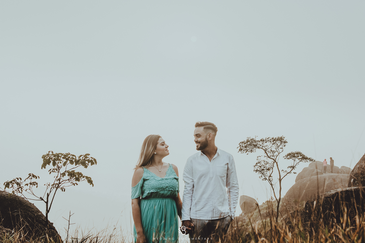 Ensaio pré wedding criativo no pico do olho d'agua em Mairiporã no amanhecer
