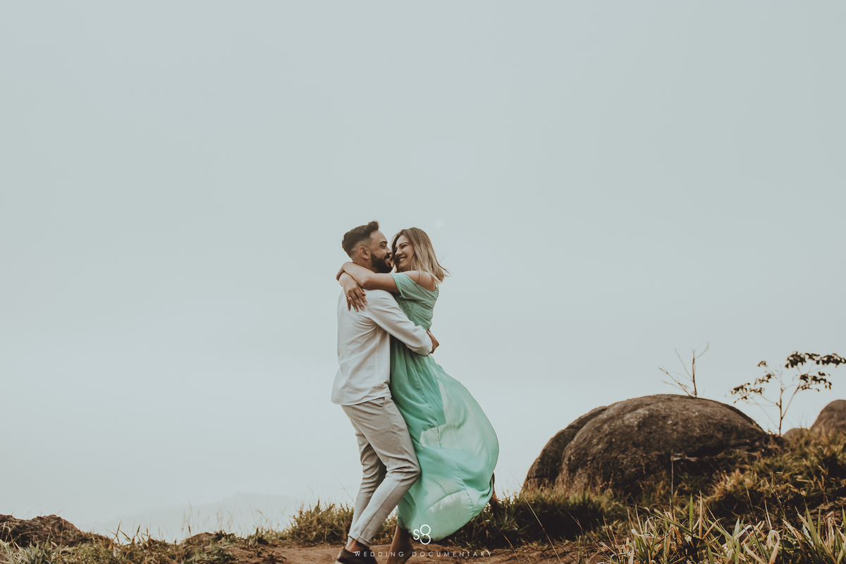 Fotógrafo para ensaio pré casamento no pico do olho d'agua em Mairiporã no amanhecer