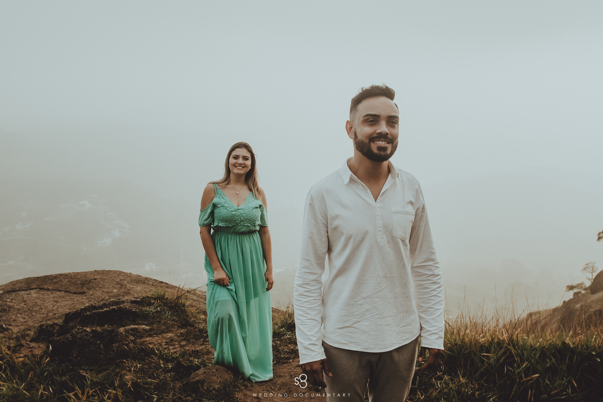 Roupa do noivo para ensaio pré casamento no pico do olho d'agua em Mairiporã no amanhecer