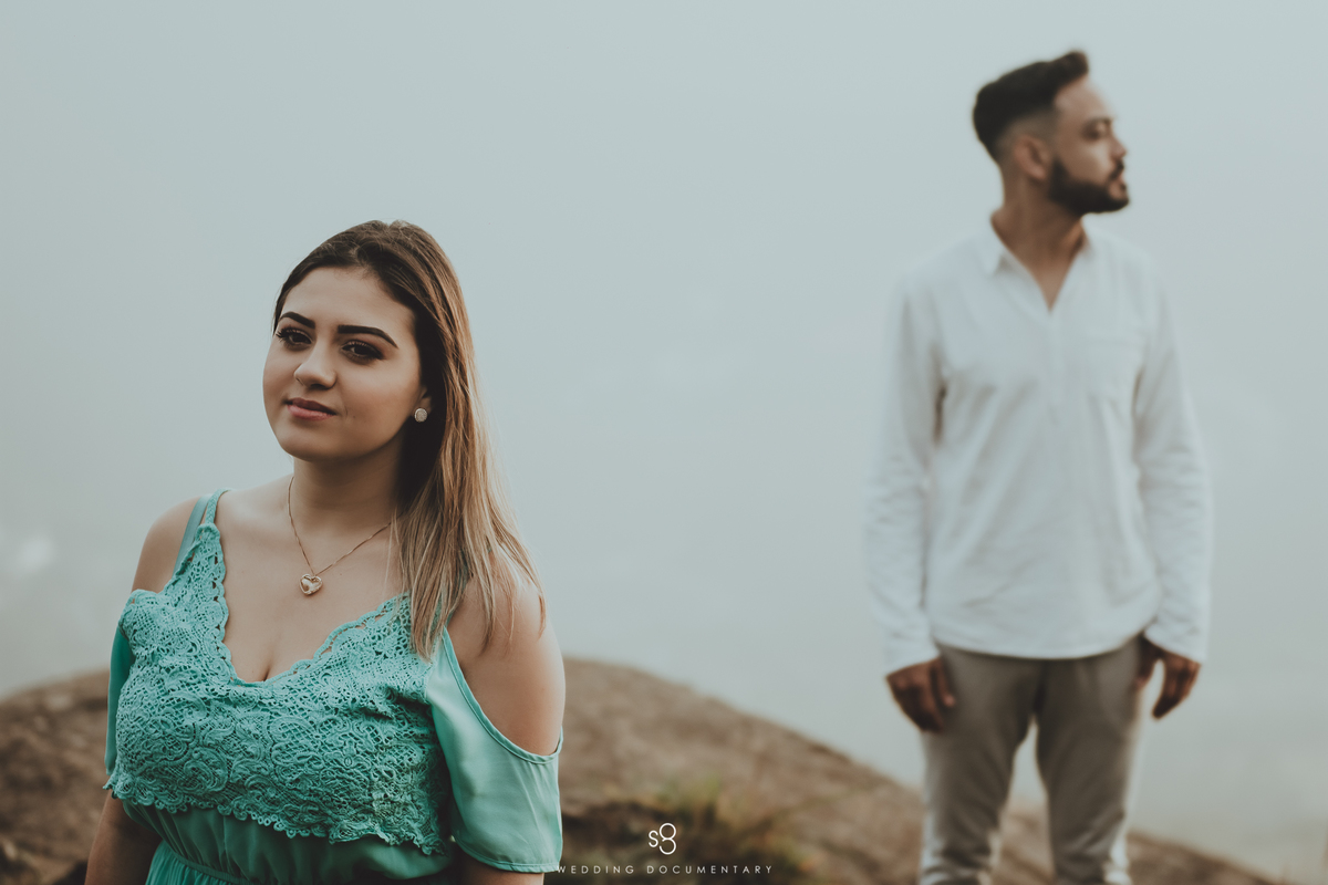 Roupa da noiva verde para ensaio pré wedding no pico do olho d'agua em Mairiporã no amanhecer