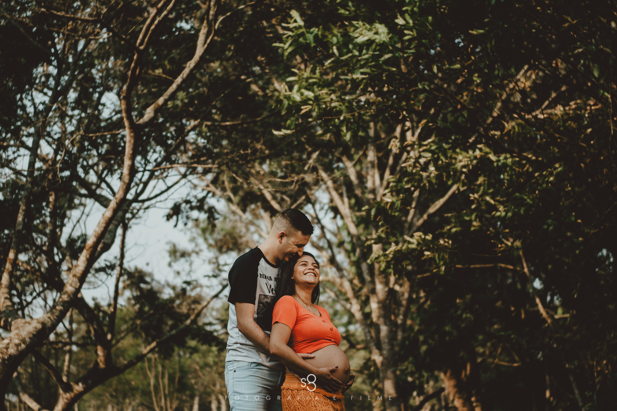 Ensaio externo de gestante no Parque do Carmo em São Paulo zona Leste