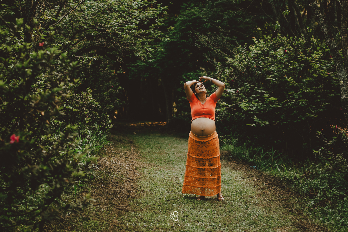 Ensaio de gestante com roupas normais no Parque do Carmo zona leste de São Paulo