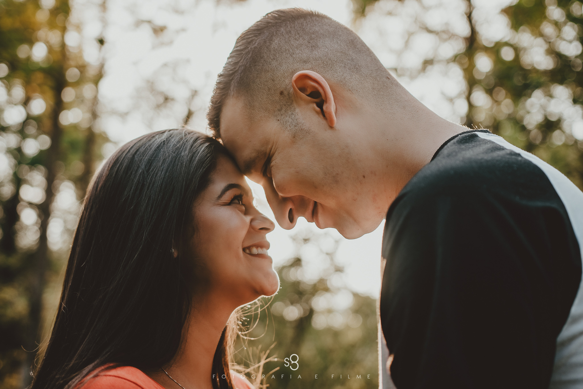 Fotografia de casal no Parque do Carmo em São Paulo zona leste