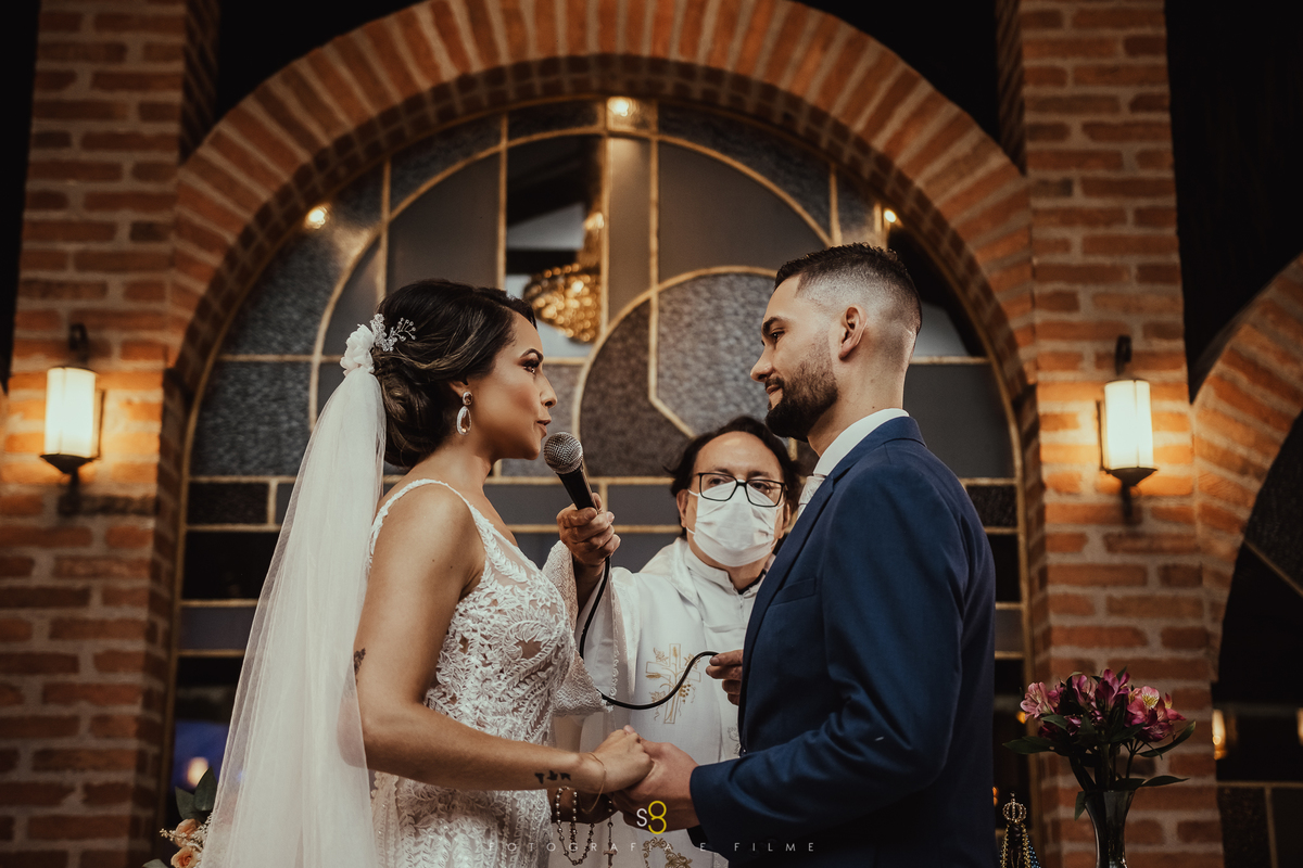 Fotografia de casamento de cerimônia religiosa no Buffet Callegari espaço Itália
