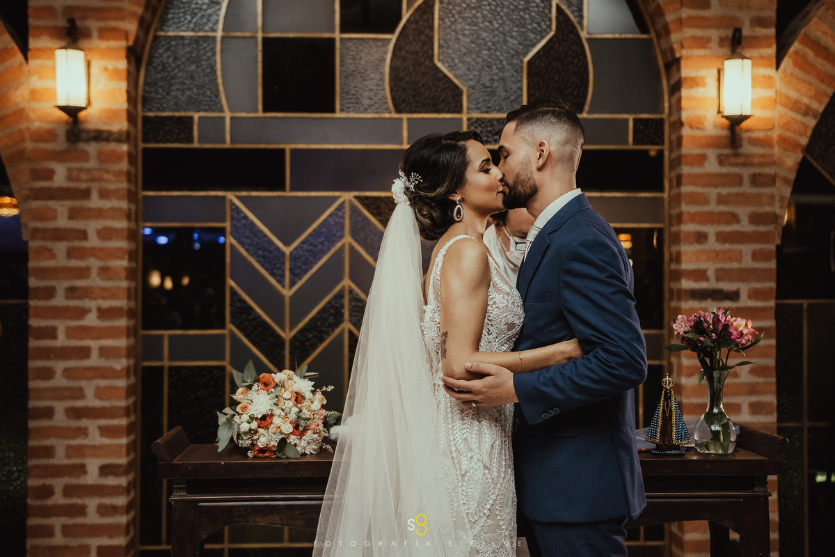 Fotografia de casamento em cerimônia religiosa em Mairiporã