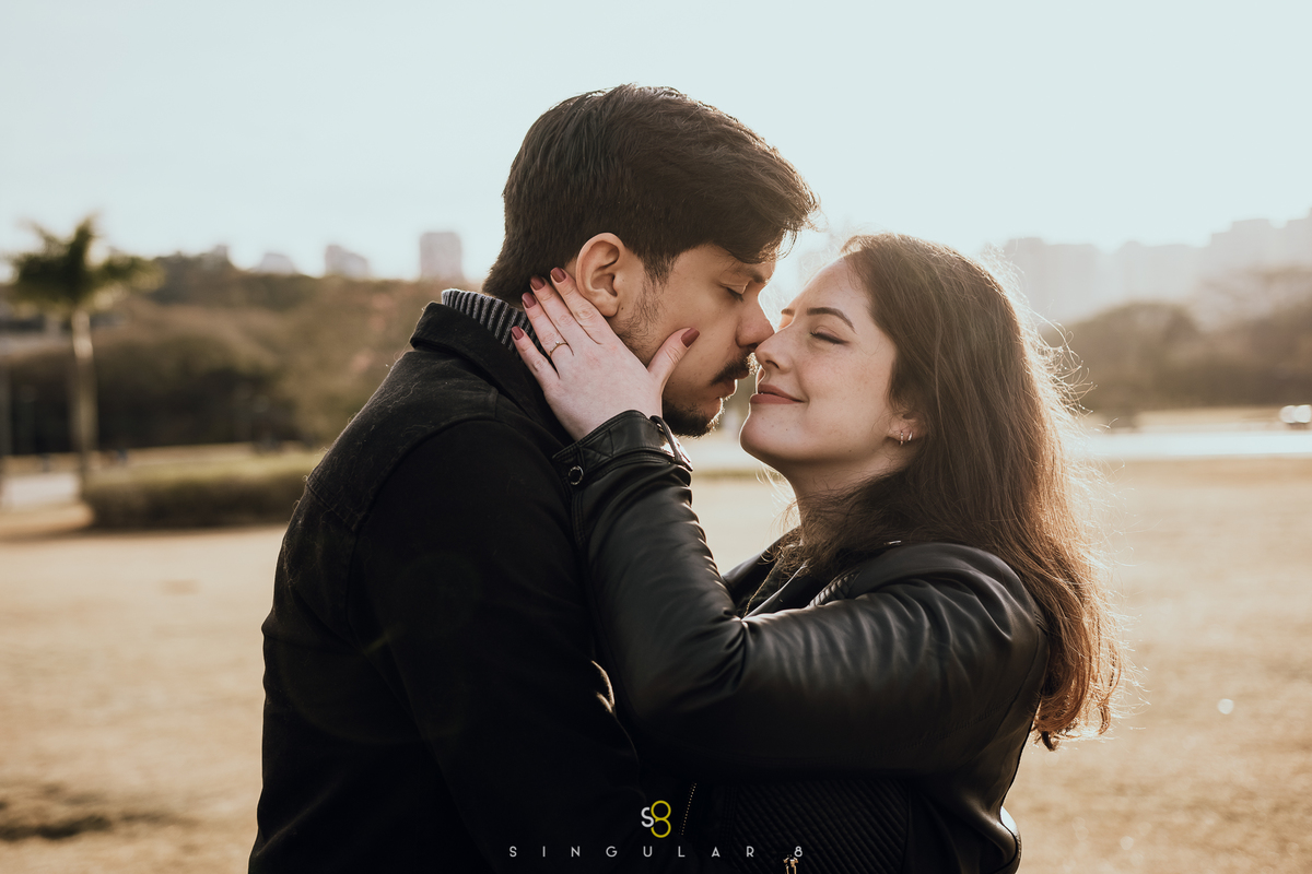 Ensaio pré casamento no frio em São Paulo Parque Villa Lobos