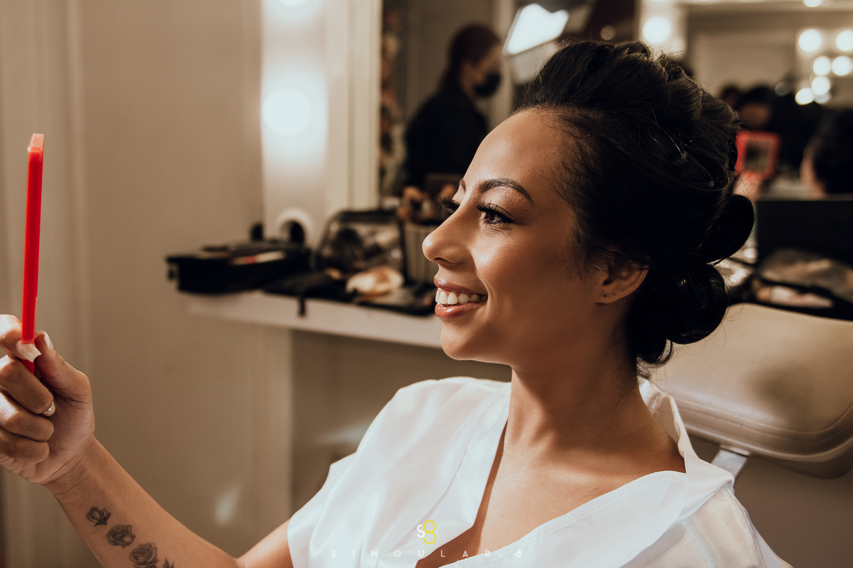 Fotografia do making of da noiva em salão de noivas em Osasco São Paulo
