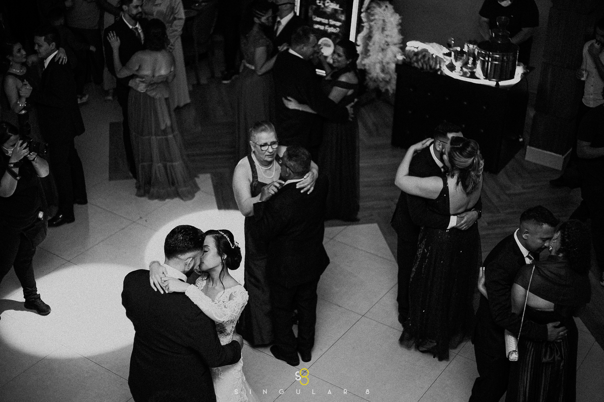 Fotografia da dança dos noivos na mansão arya na lapa 