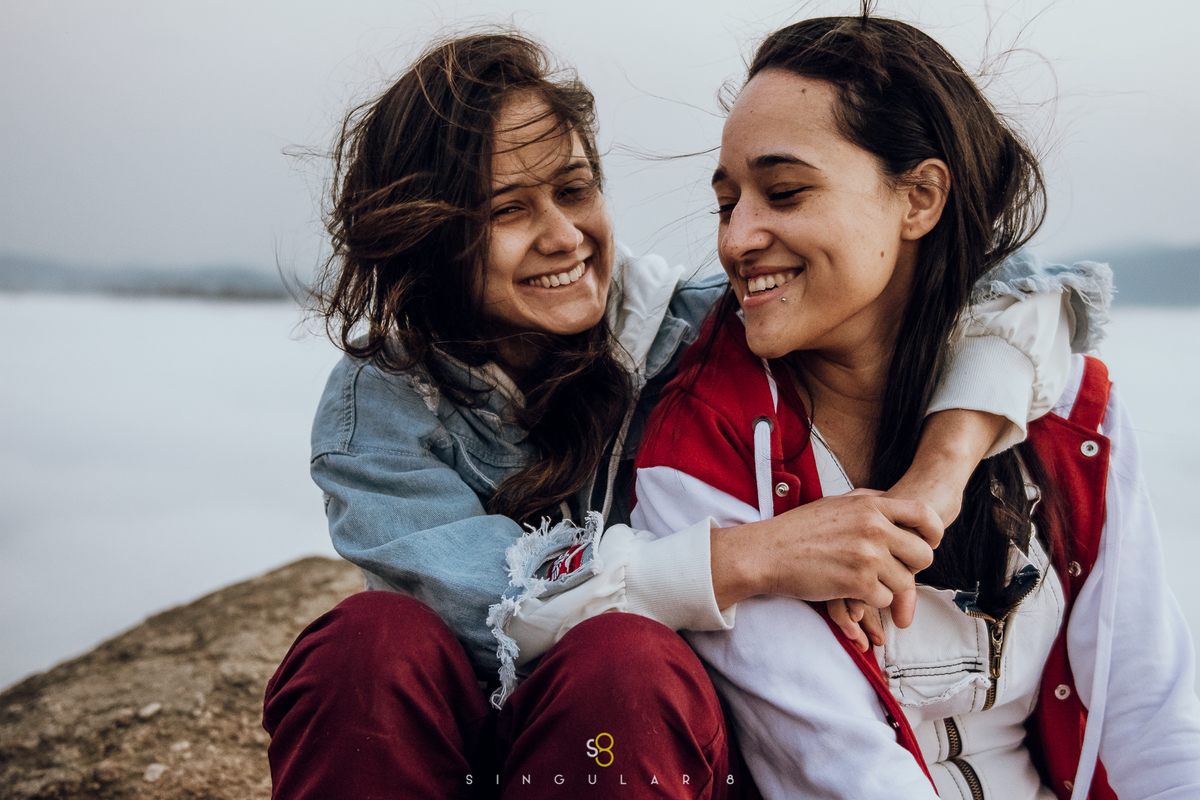 fotografia de casal de meninas no pico do olho dagua em mairipora