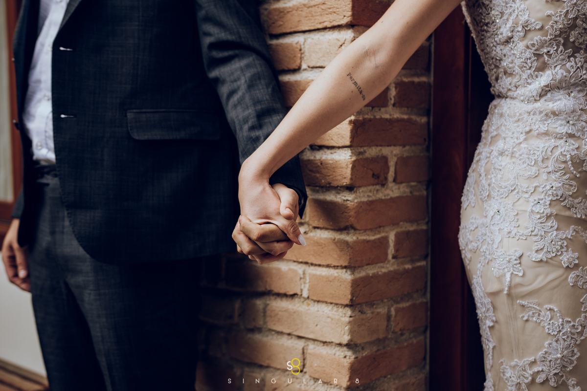 Fotografia de casamento no Recanto Callegari em mairiporã first touch com o noivo 