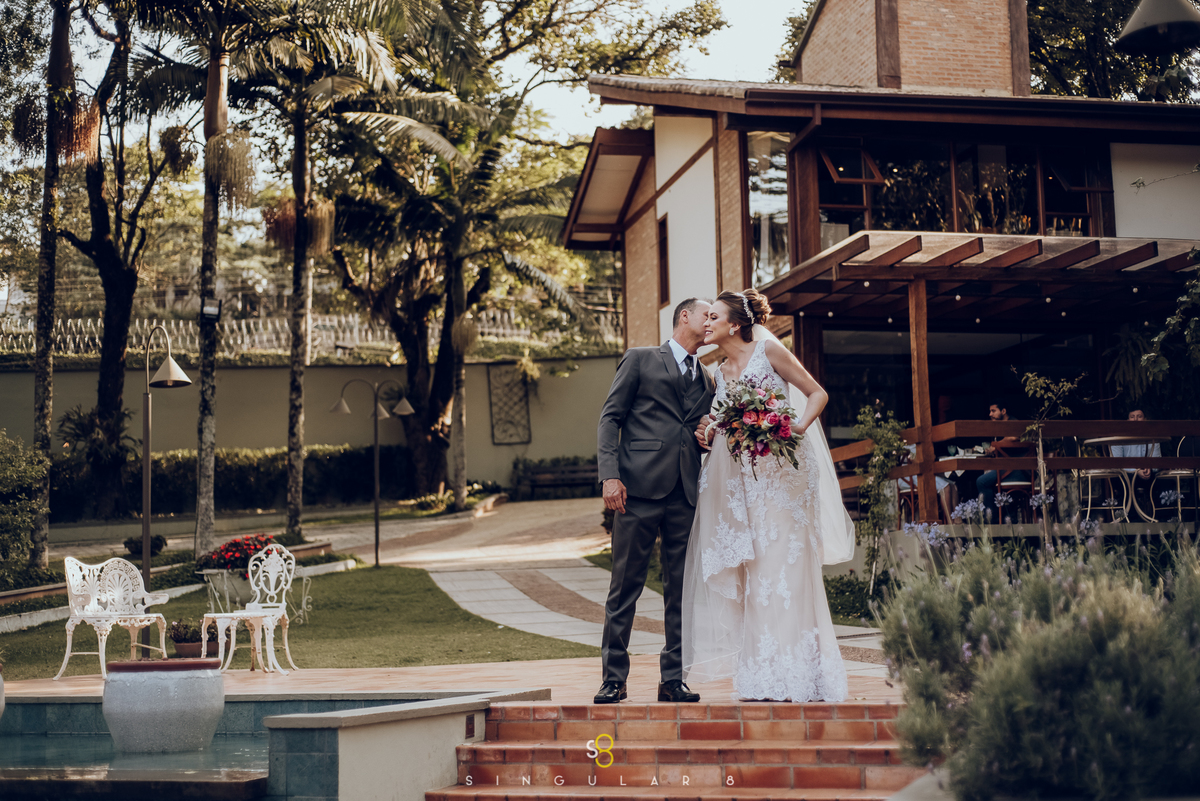 Fotografia de casamento da entrada da noiva em Recanto Callegari Mairiporã