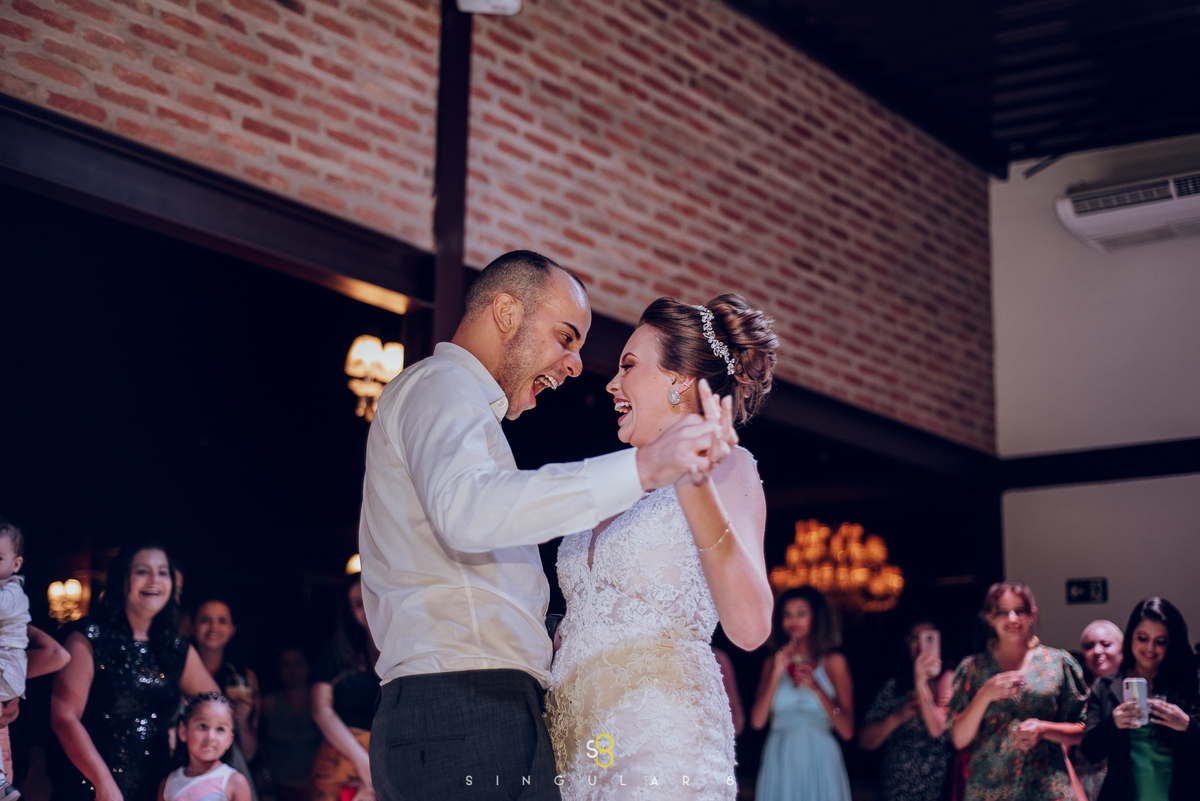 Fotografia de pista de dança de casamento criativa no Recanto Callegari