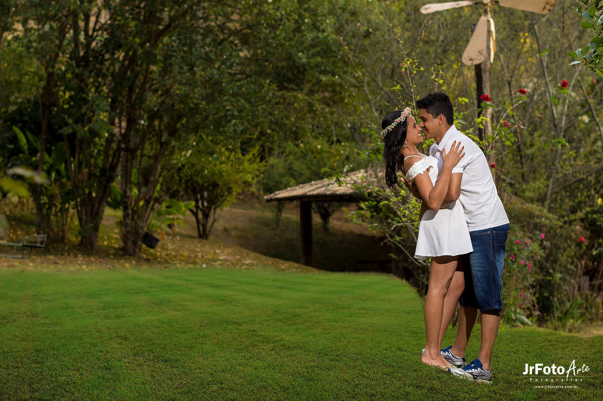 pre-casamento-de-lucimara-e-robert-local-pesque-e-pague-recanto-da-serra-jrfotoarte-fotografo-de-casamento-itabira-mg