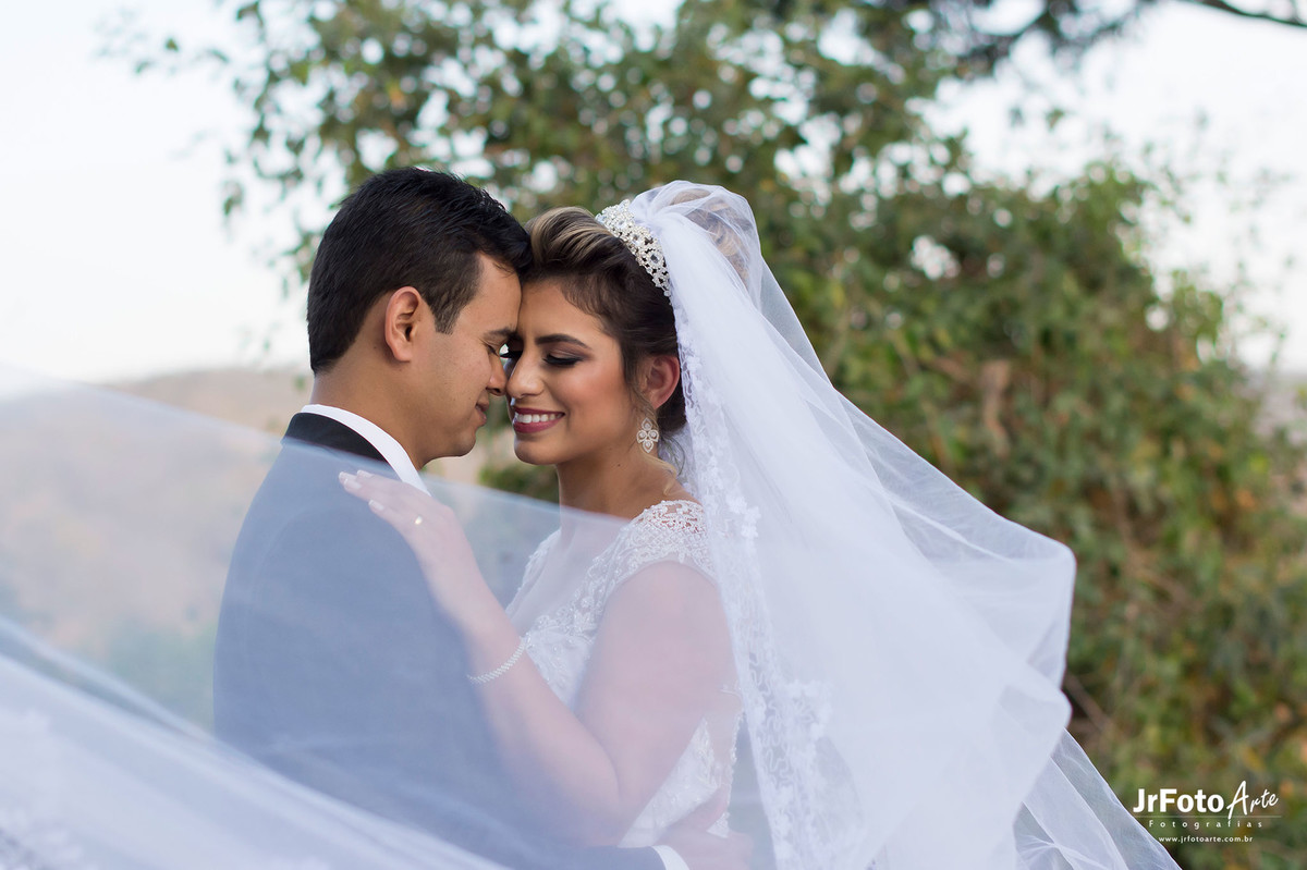 pos-casamento-de-viviane-e-jefferson-Hotel-floresta-mágica-santa-luzia-mg-jrfotoarte-fotografo-de-casamento-itabira-mg