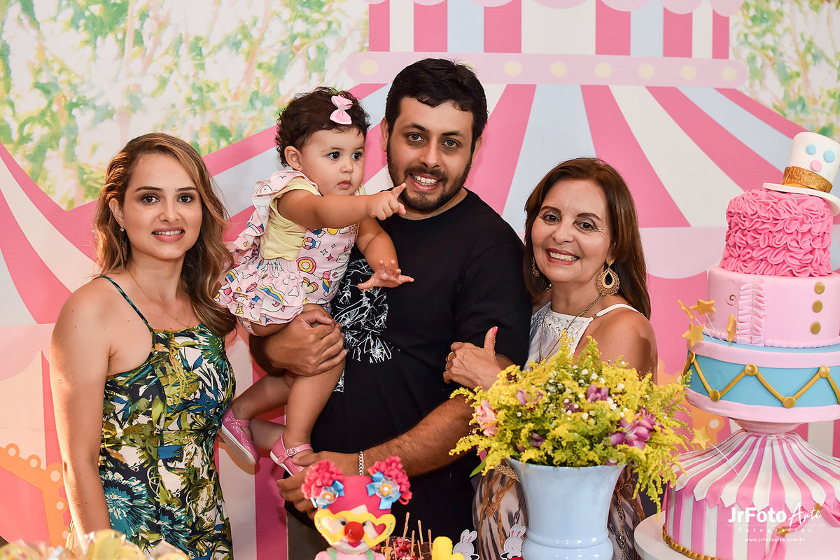 aniversario-olivia-1-ano-aninha-e-fabricio-decoracao-elegance-jrfotoarte-itabira-mg