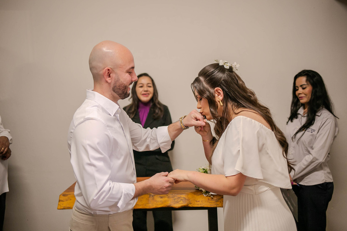 Casamento civil aracuai renata penteado nataly maquiagem make up praça do coreto ensaio de casamento de dia