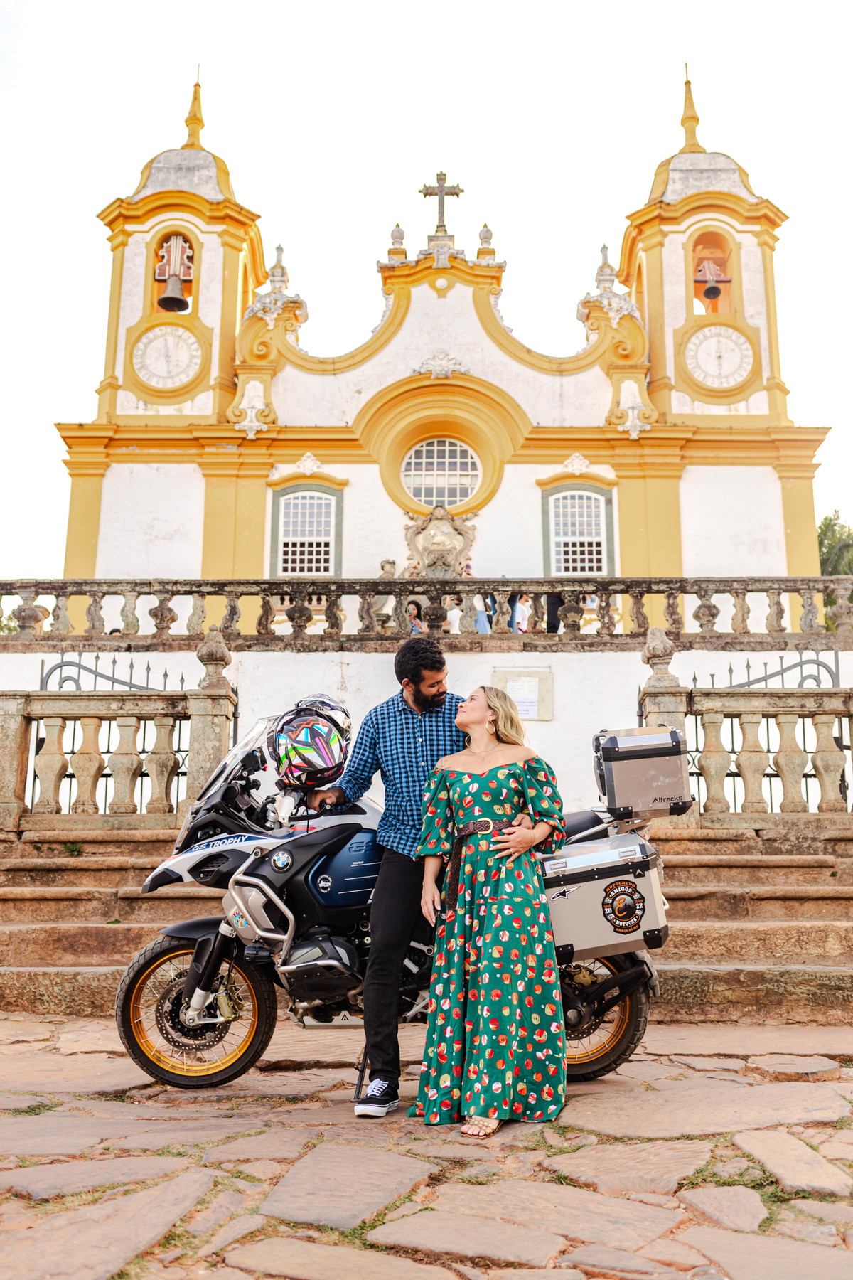 Pré Wedding surpresa tiradentes bmw trophy 1250 mirante alto são francisco igreja matriz