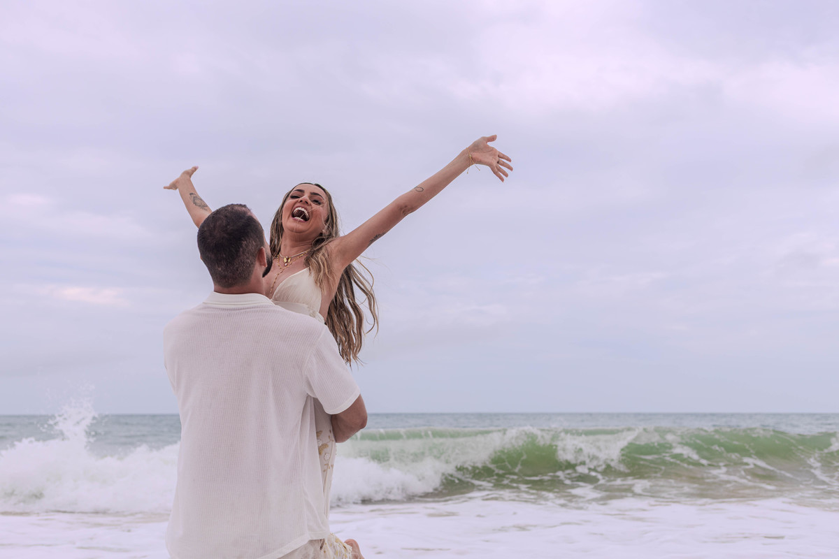 Ensaio de casal Pré Wedding na praia trancoso bahia arraial d'ajuda araçuaí fotografia de casamento