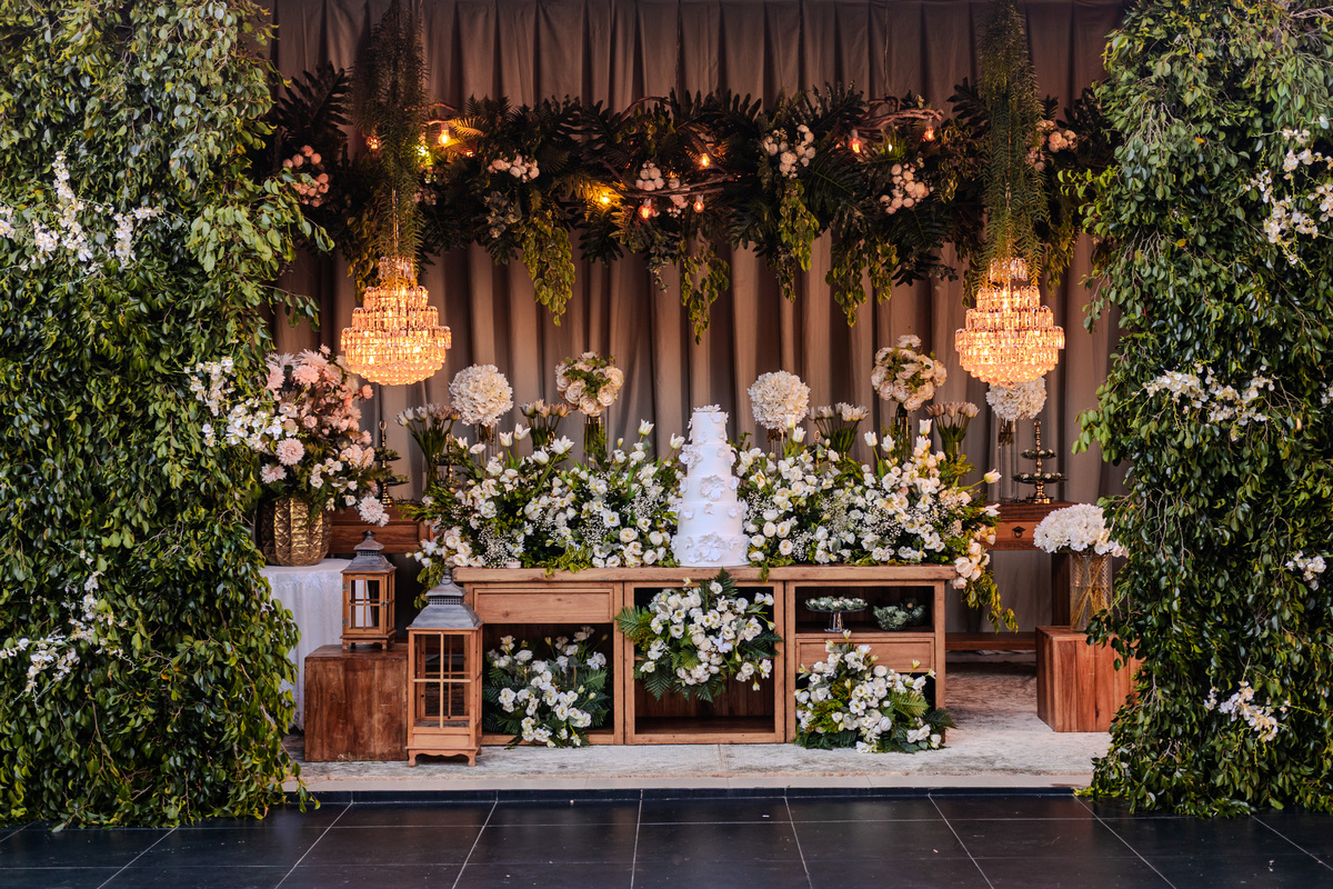Casamento sandy e joão virgem da lapa ornamentação vandaartes