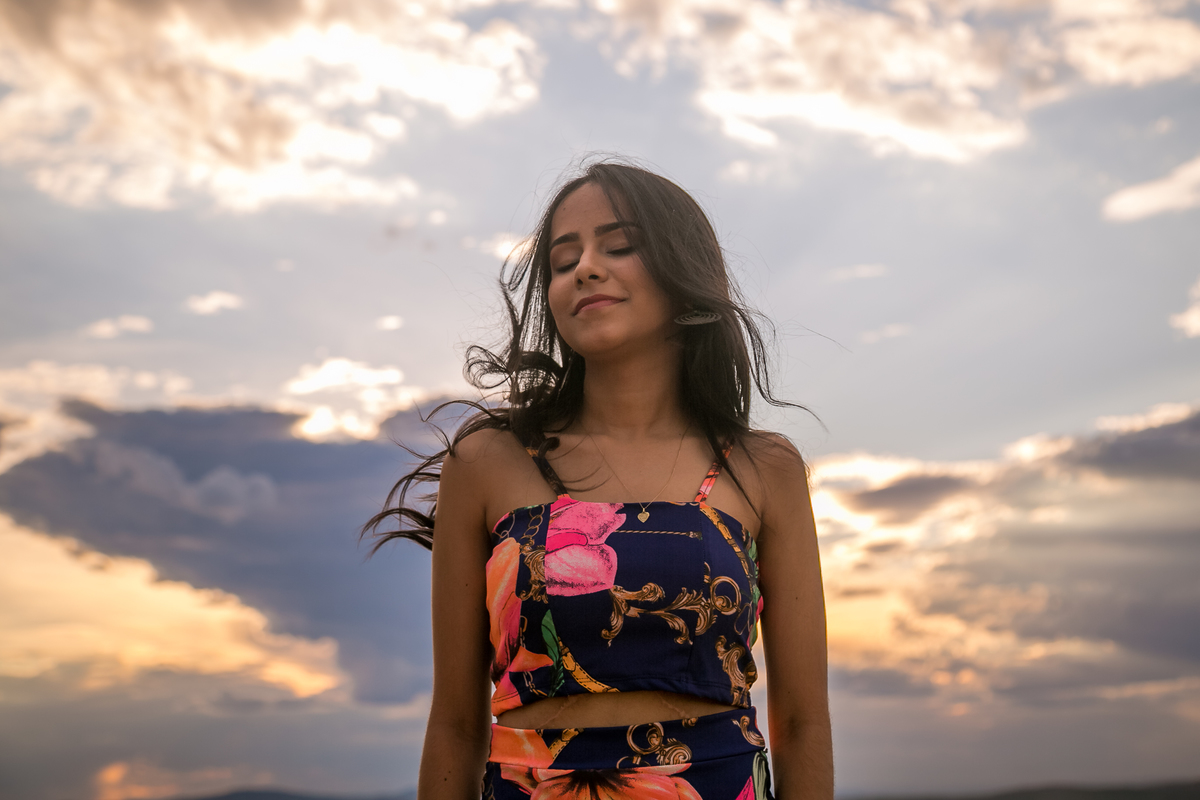 debutante no por do sol