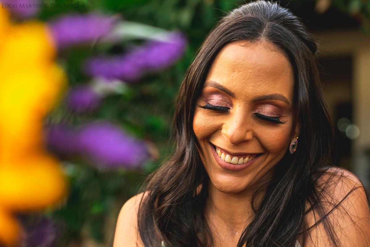 ensaio modelo com buque de girassol