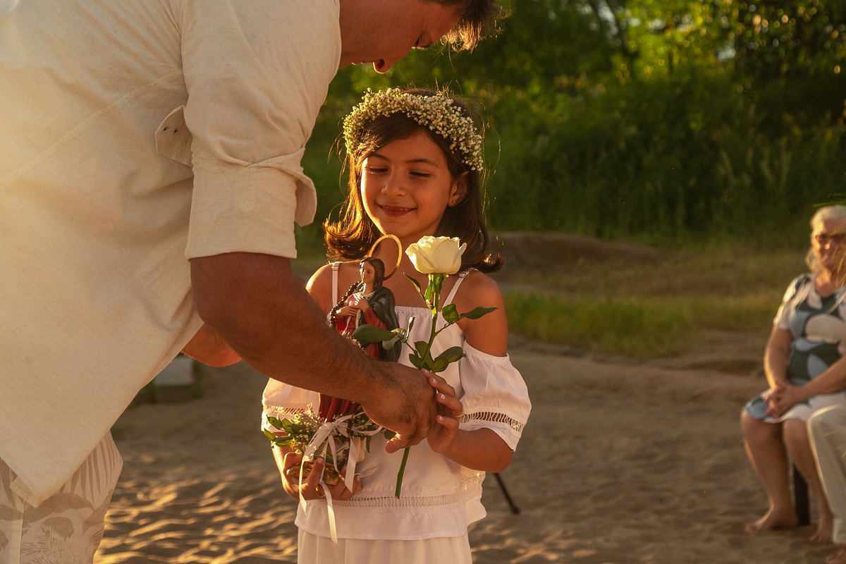 CASAMENTO AS MARGENS DO RIO JEQUITINHONHA FILHA ENTREGANDO A SANTA PARA O PAI