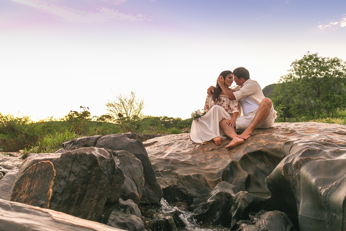 ENSAIO AS MARGENS DO RIO JEQUITINHONHA