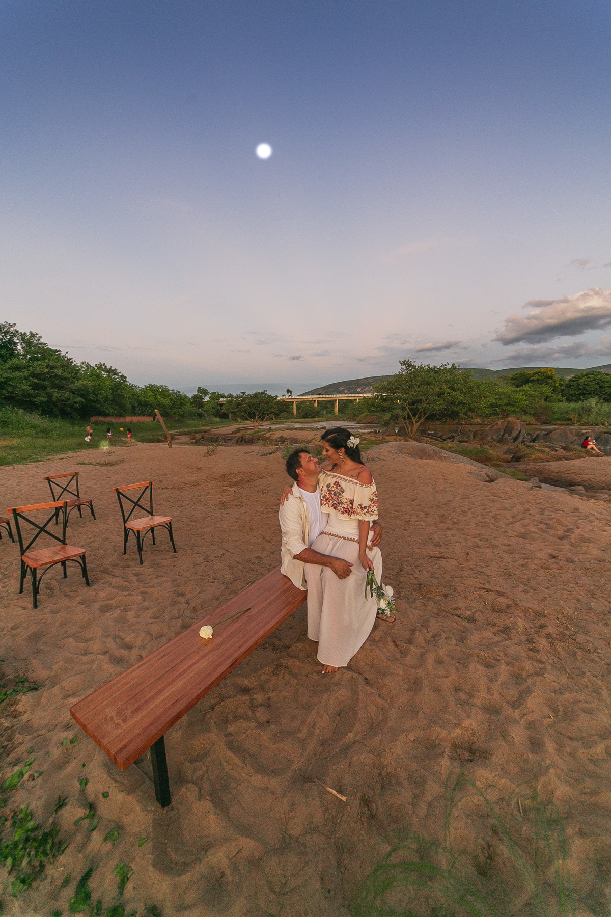 ENSAIO AS MARGENS DO RIO JEQUITINHONHA