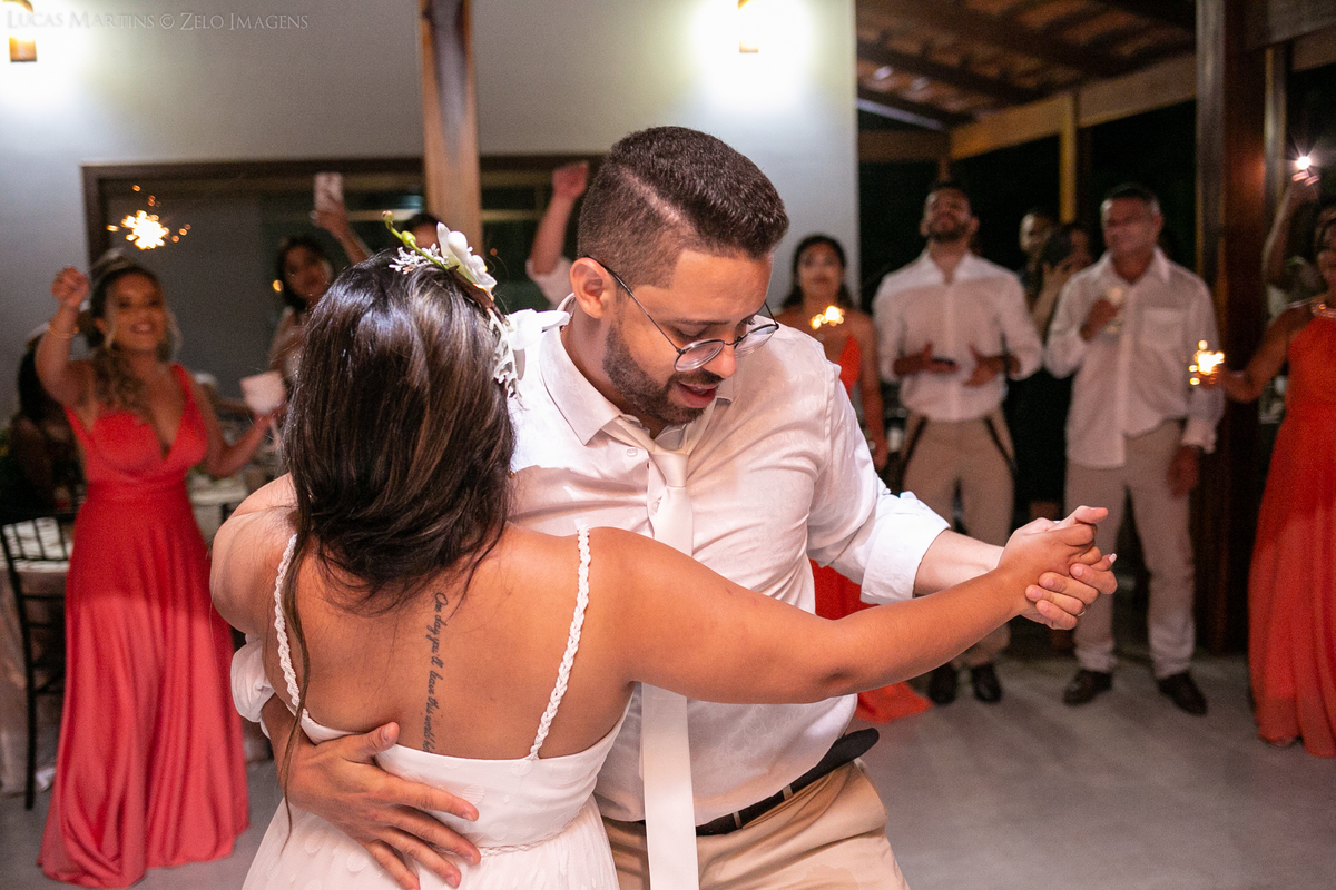 casamento de dia aracuai noivo e noiva dancando forro