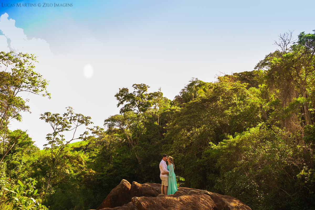ensaio casal em cima de uma pedra