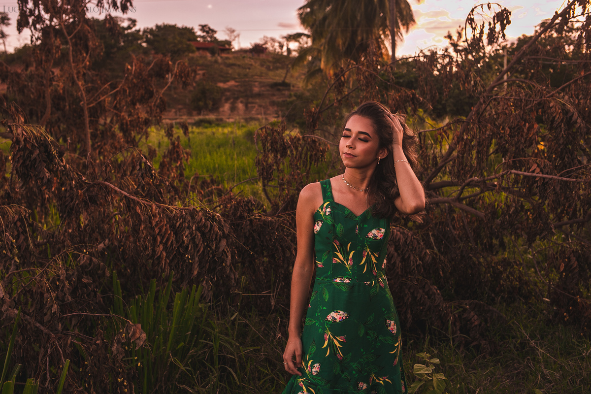 ensaio debutante aracuai sitio haras do jequi mesa rustica folhas secas