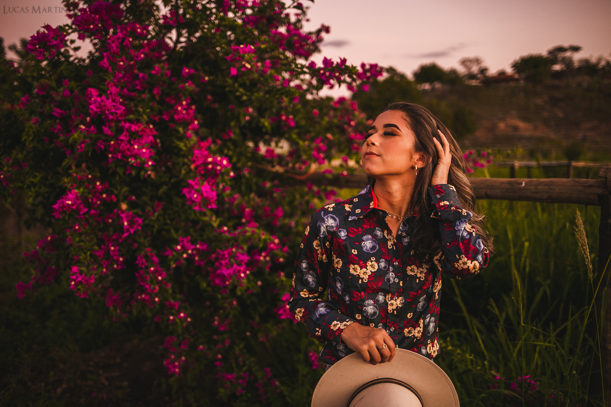 ensaio debutante aracuai sitio haras do jequi estilo Country vaqueira cowgirl chapeu de vaqueiro