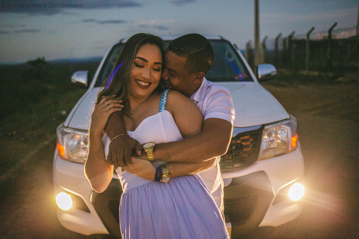 Ensaio de casal piquinique araçuaí mirante por do sol carro picape hilux