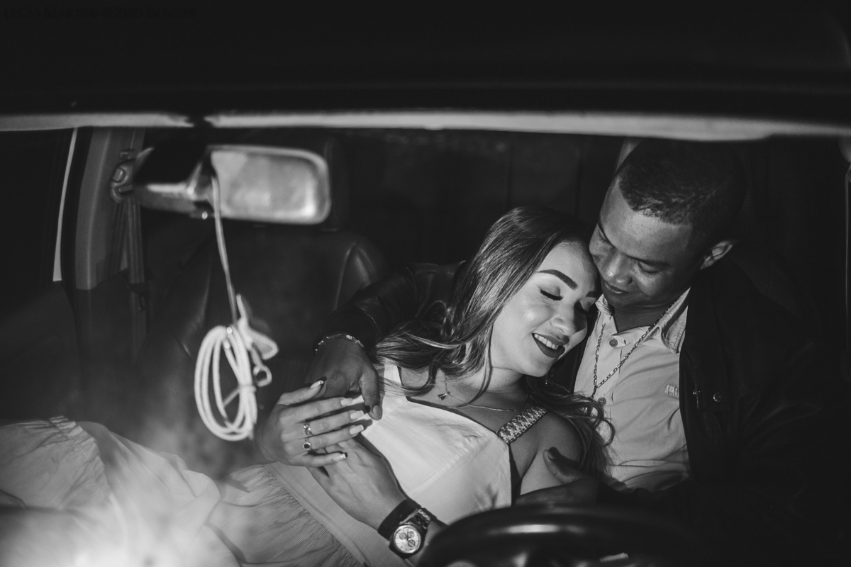 Ensaio de casal piquinique araçuaí mirante noturno  carro picape hilux