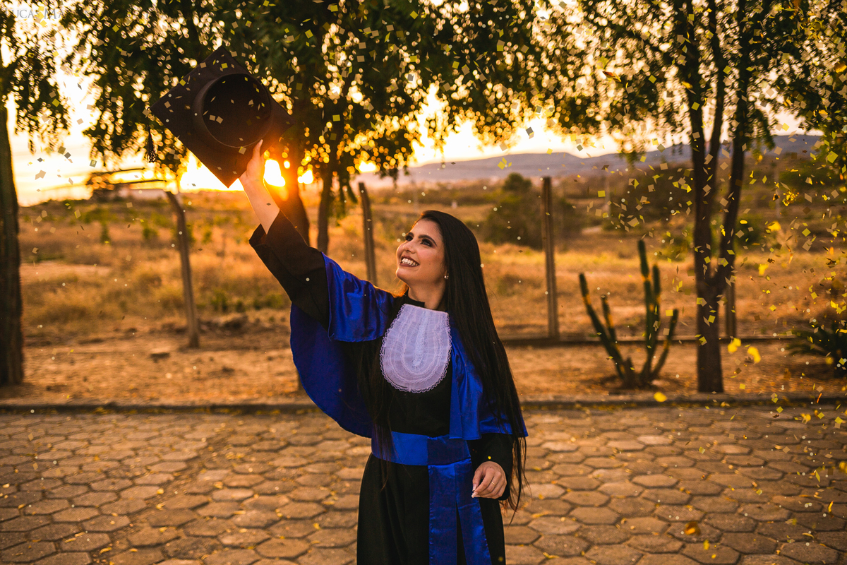 ensaio de formatura Araçuaí administração
chupa de ouro