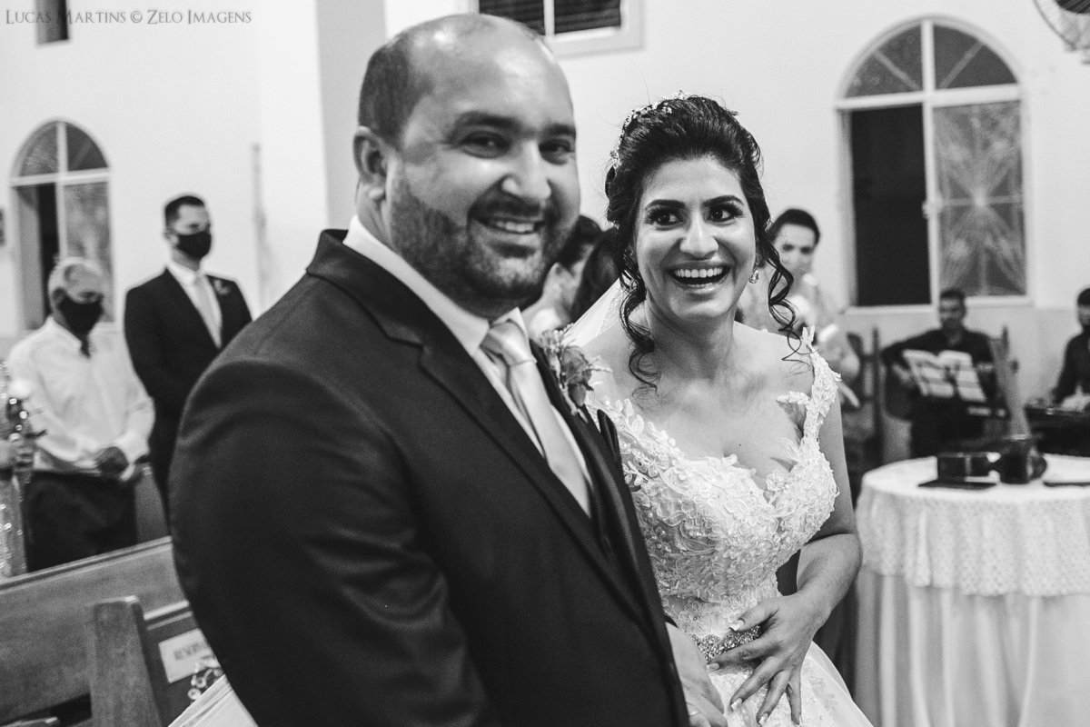 casamento virgem da lapa noivo recebendo a noiva