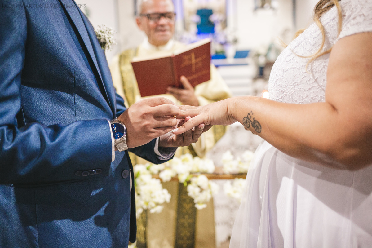 Casamento durante o dia Araçuaí igreja do rosário