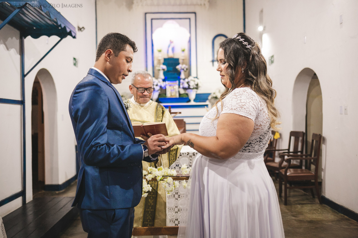 Casamento durante o dia Araçuaí igreja do rosário