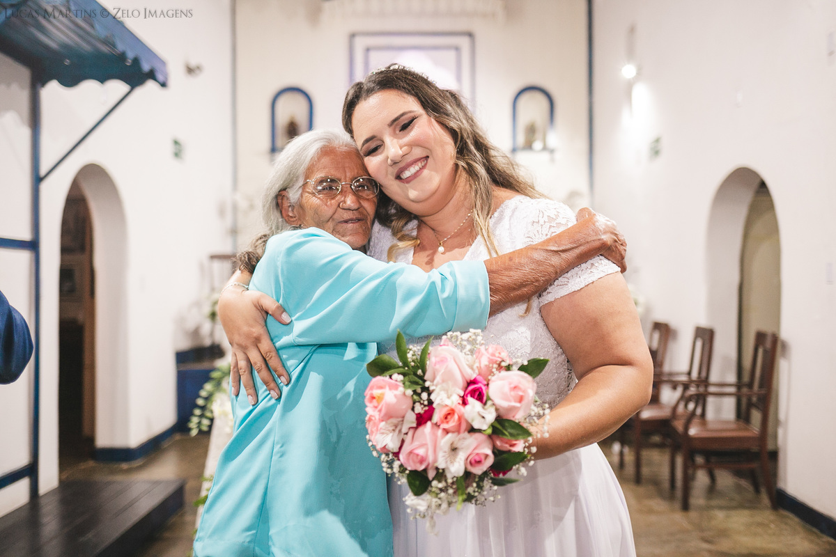 Casamento durante o dia Araçuaí igreja do rosário