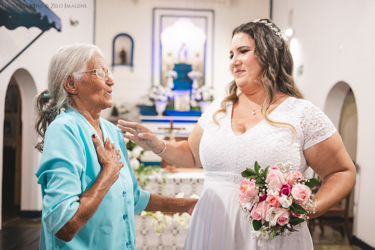 Casamento durante o dia Araçuaí igreja do rosário