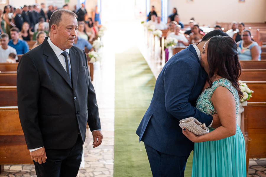 Casamento em Bariri SP Igreja Santa Luiza Pamela e Tiago Valber Trevisan