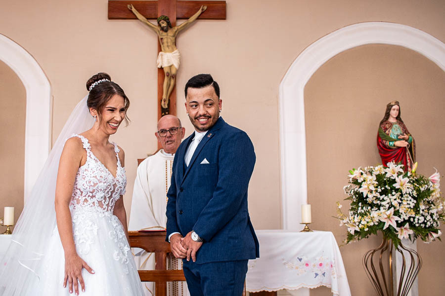 Casamento em Bariri SP Igreja Santa Luiza Pamela e Tiago Valber Trevisan
