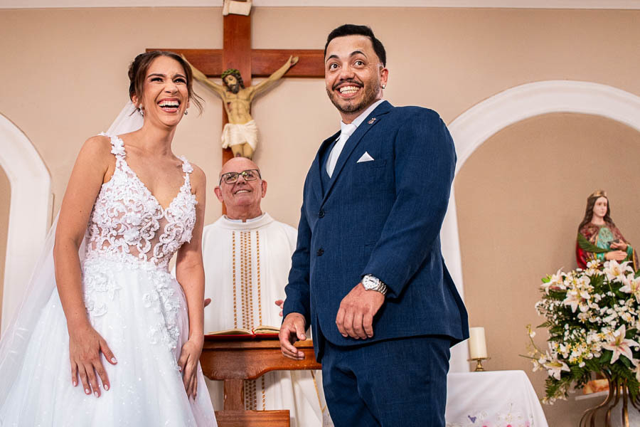 Casamento em Bariri SP Igreja Santa Luiza Pamela e Tiago Valber Trevisan