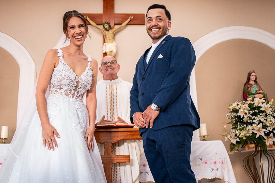 Casamento em Bariri SP Igreja Santa Luiza Pamela e Tiago Valber Trevisan